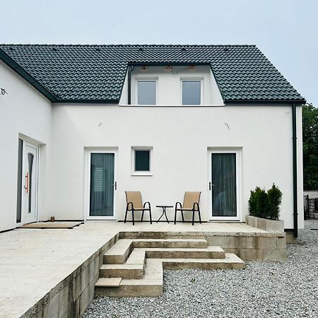 2 Moderne Apartmany 19 A 95 V Sukromi V Centre Mesta Turčianske Teplice Esterno foto