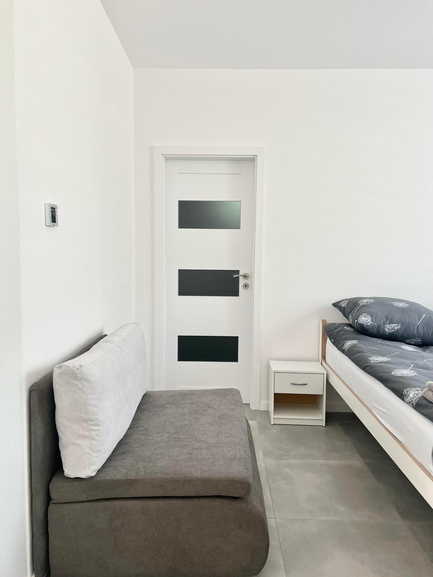 2 Moderne Apartmany 19 A 95 V Sukromi V Centre Mesta Turčianske Teplice Esterno foto